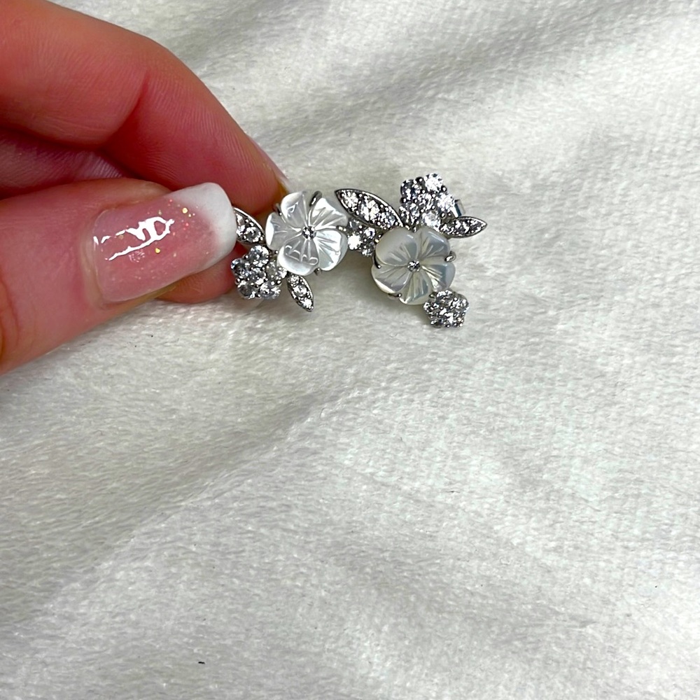 Melinda Maria flower earrings silver